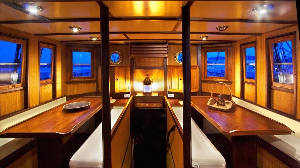 Emperor Raja Laut Liveaboard Raja Ampat, Komodo, Ambon - Dining Tables