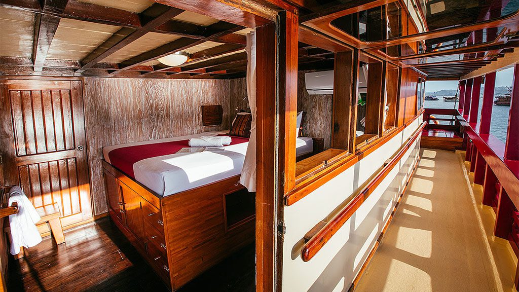 7 seven seas liveaboard indonesia upper deck double 7 seven seas liveaboard indonesia upper deck double